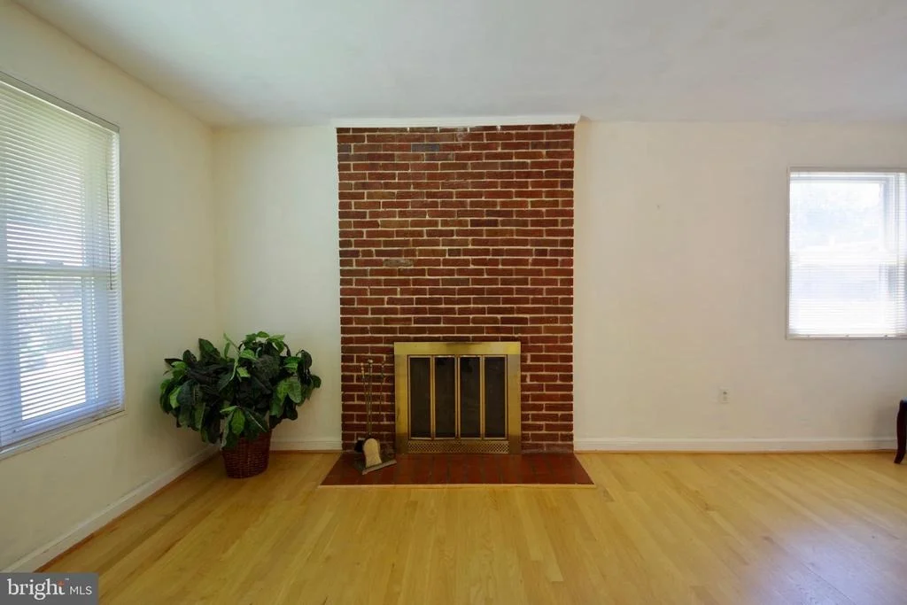 Photo of 10409 ROYALTON TERRACE