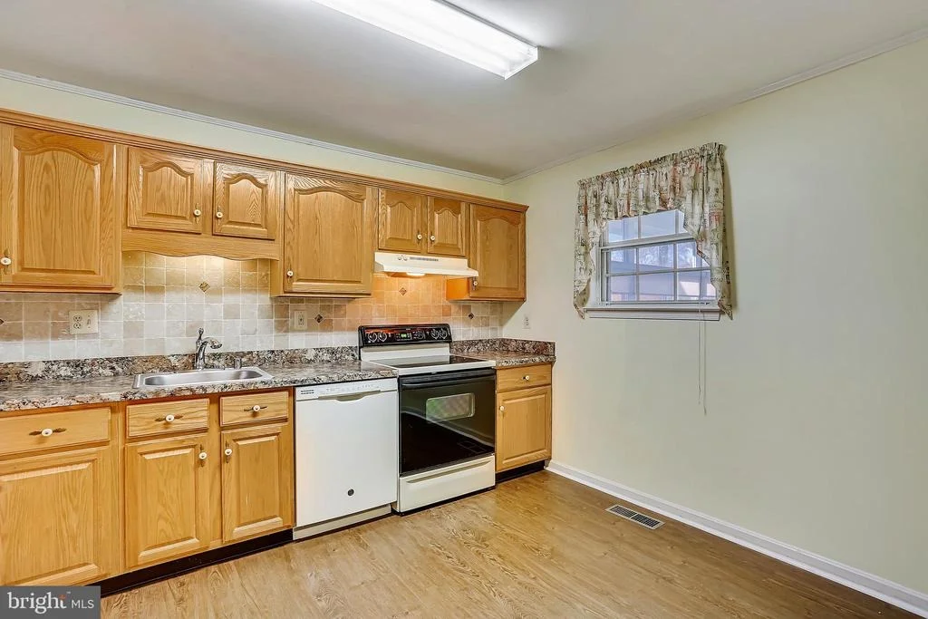 Photo of 9109 ROUNDLEAF WAY