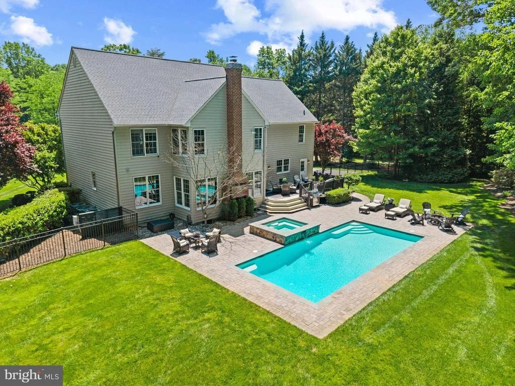 Photo of 2012 PENDERBROOKE DRIVE