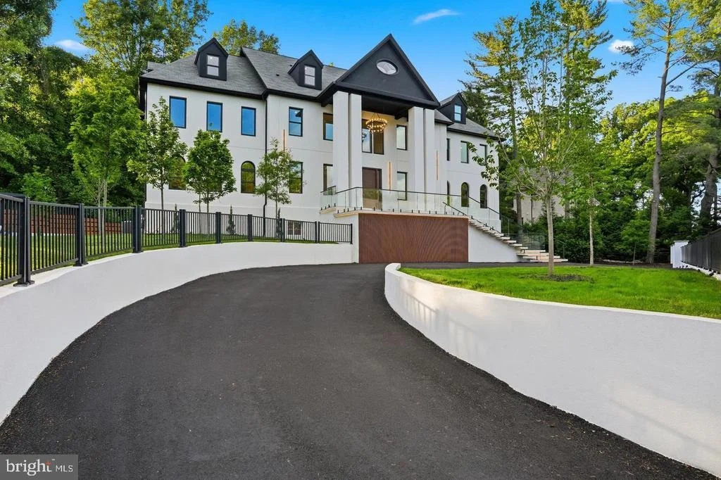 Photo of 1124 SAVILE LANE