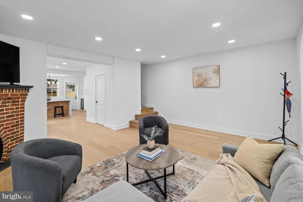Photo of 536 ONEIDA PLACE NW