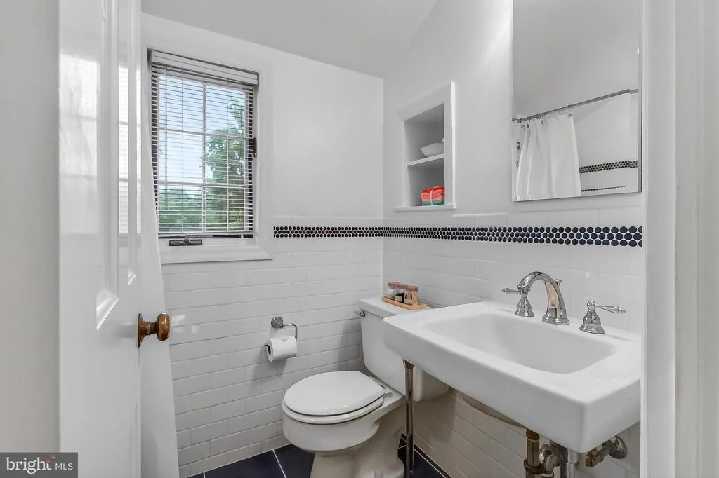 Photo of 809 ENDERBY DRIVE