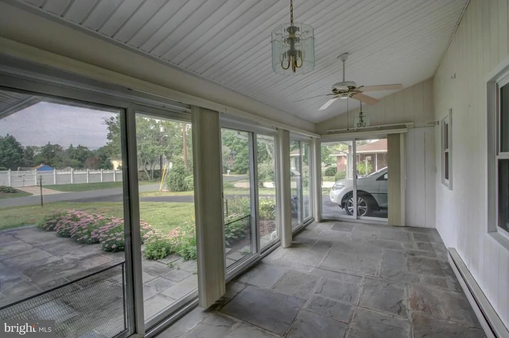 Photo of 500 MAPLE ROAD E