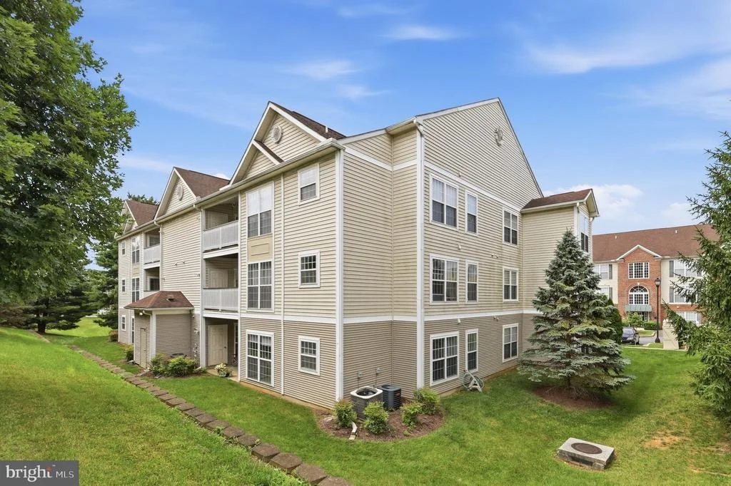 Photo of Unit 22D at 2502 SHELLEY CIRCLE