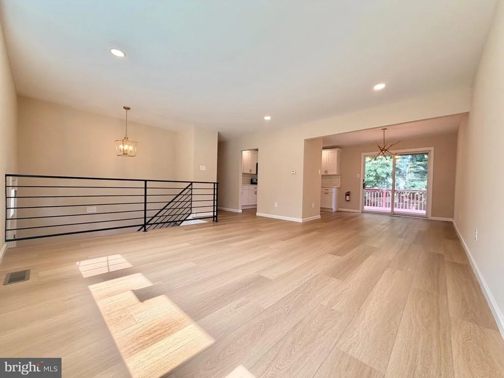Photo of 806 SUNSET DRIVE