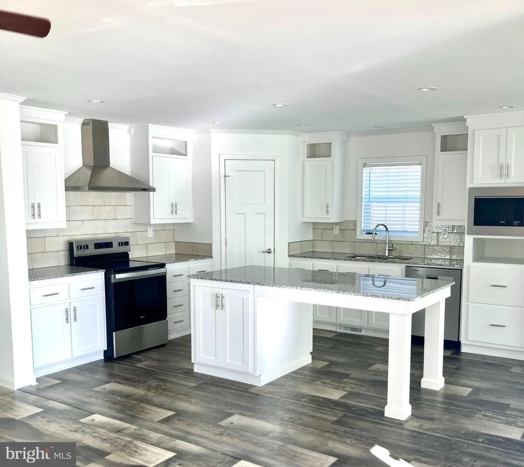 Photo of 17180 VALLEY DRIVE