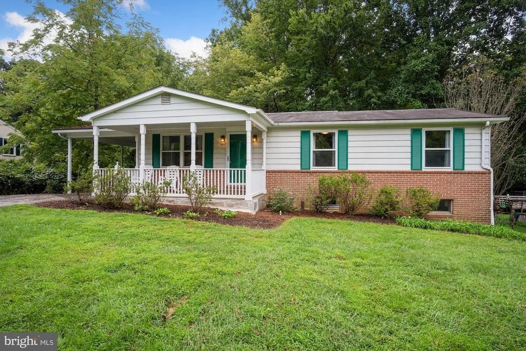 Photo of 1437 HARDING LANE