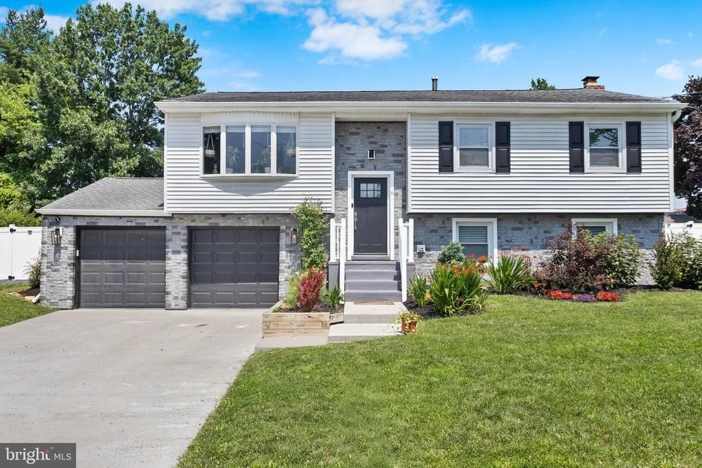 Photo of 6 INDEPENDENCE DRIVE