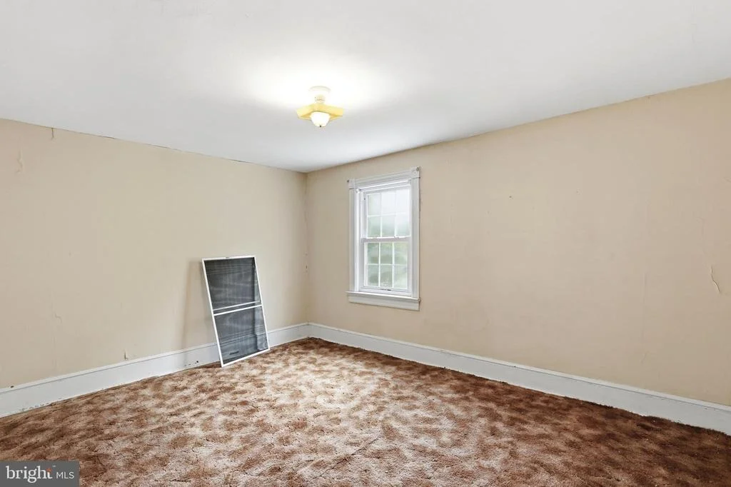 Photo of 523 HAY ROAD