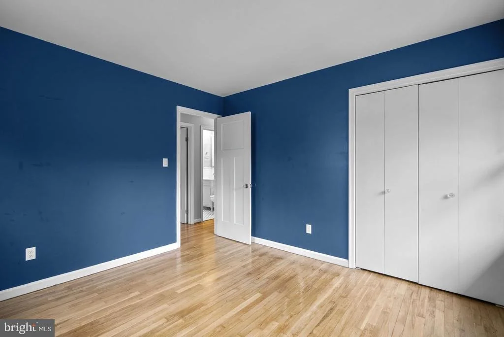Photo of 822 LOXFORD TERRACE