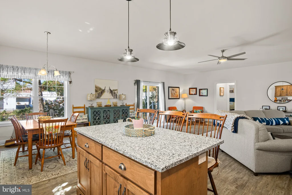 Photo of 226 UNIVERSITY DRIVE