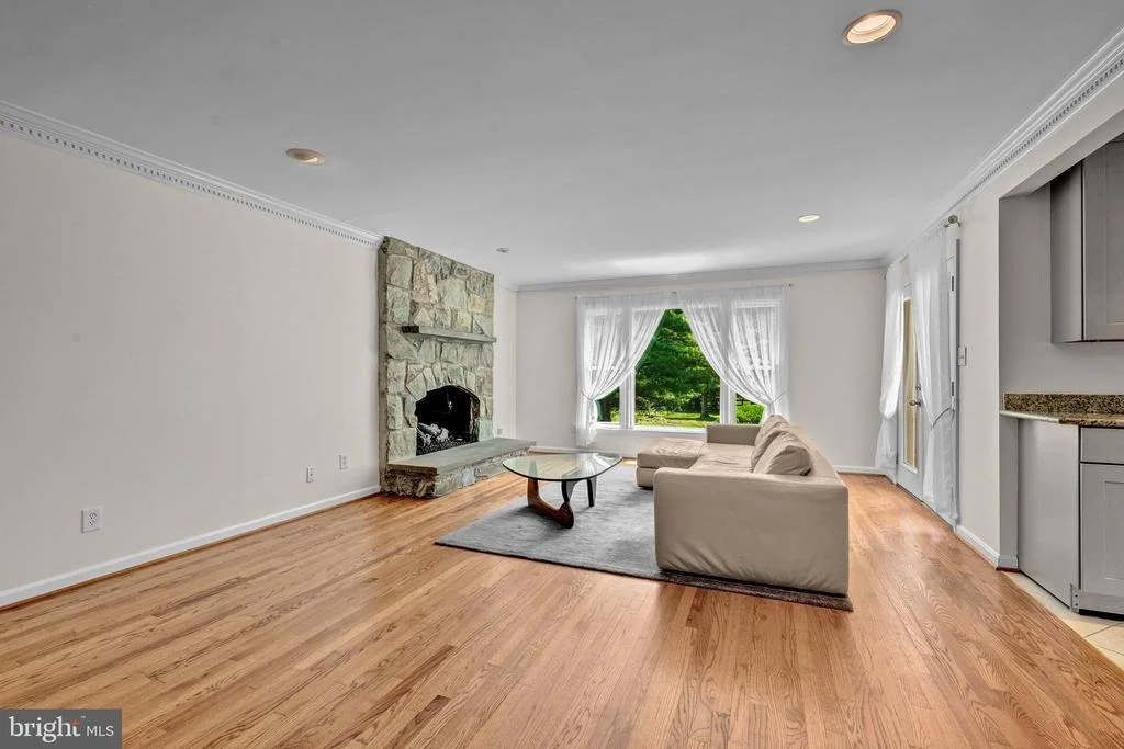 Photo of 1077 SPRING HILL ROAD