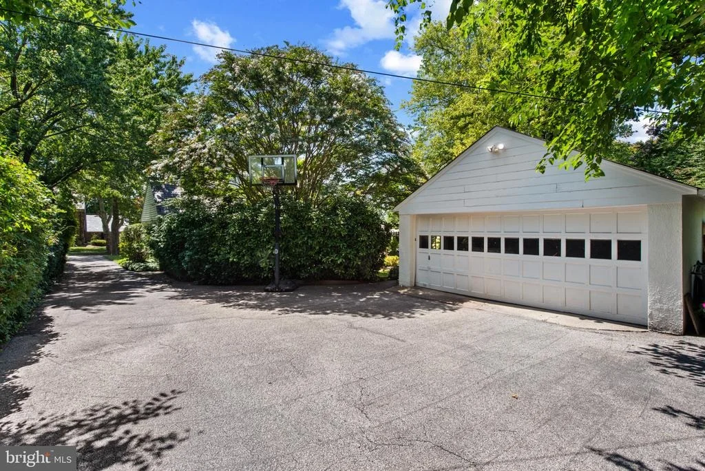 Photo of 304 CEDARCROFT ROAD