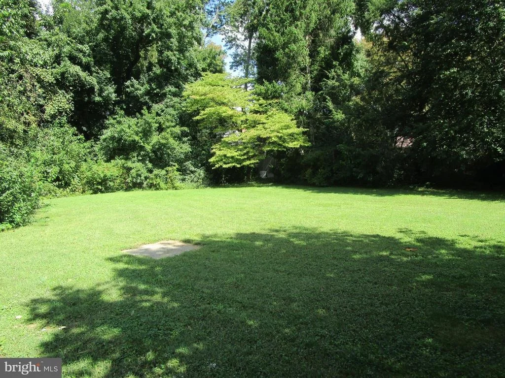 Photo of 40 W FAIRWAY CIRCLE