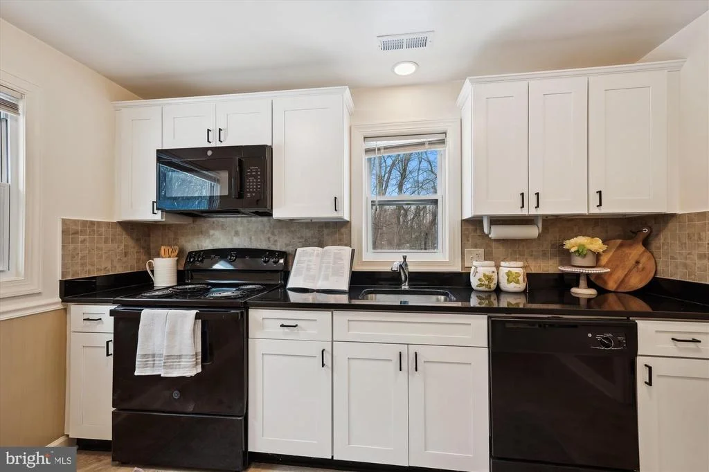 Photo of 6411 DAVIS ROAD