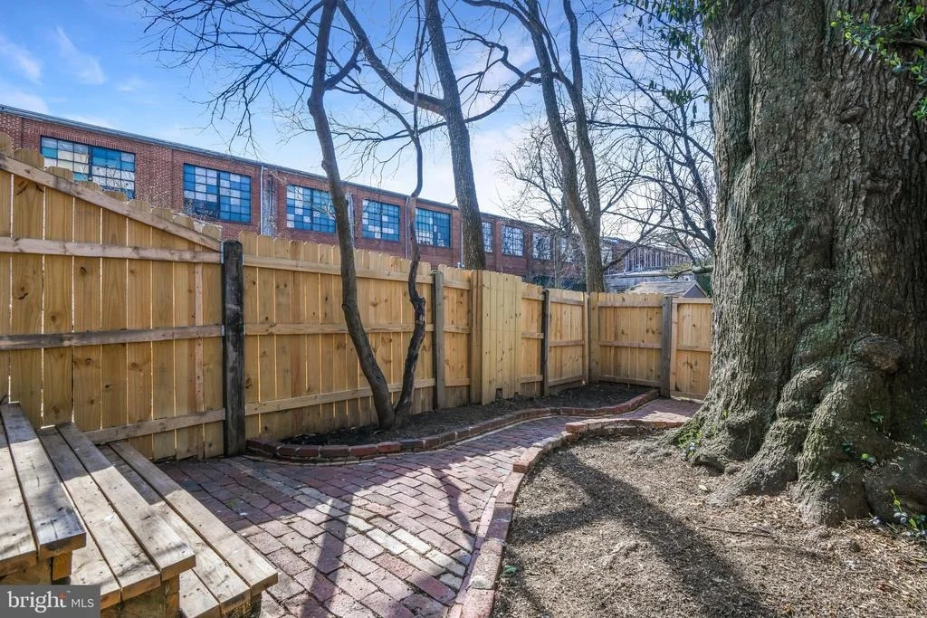 Photo of 230 E 5TH STREET