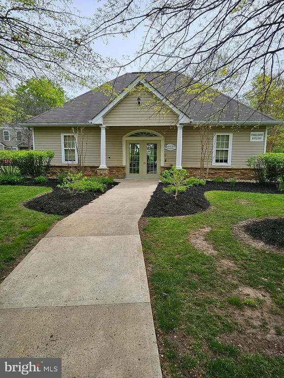 Photo of 121 KYLE WAY