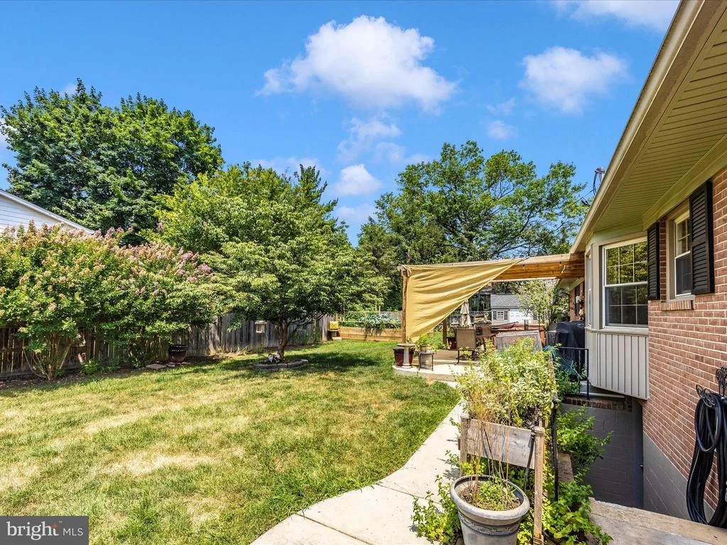 Photo of 201 CRESTVIEW COURT
