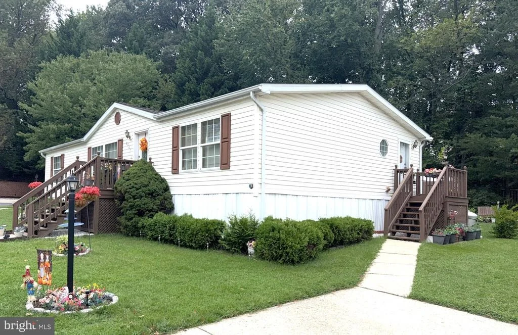 Photo of 8007 FAIR BREEZE DRIVE