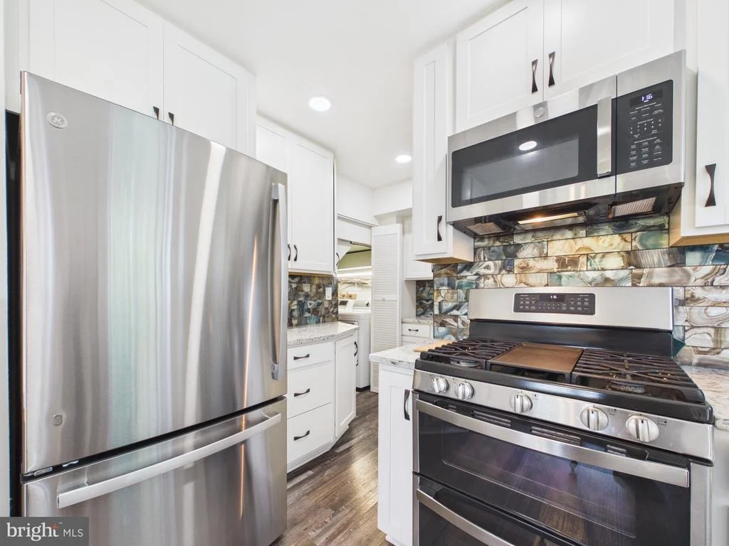 Photo of 5512 KATHLEEN PLACE