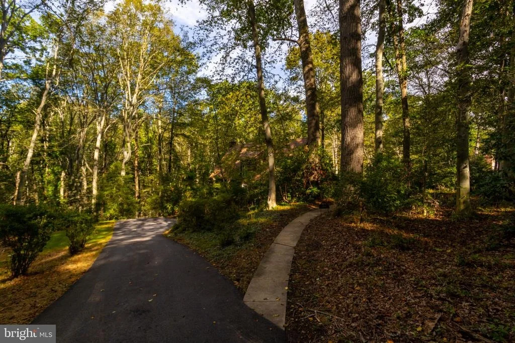Photo of 2010 FALLSGROVE WAY