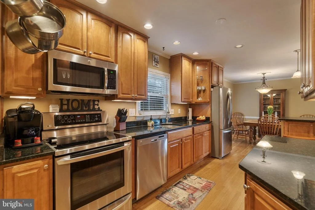 Photo of 8924 ROUNDLEAF WAY