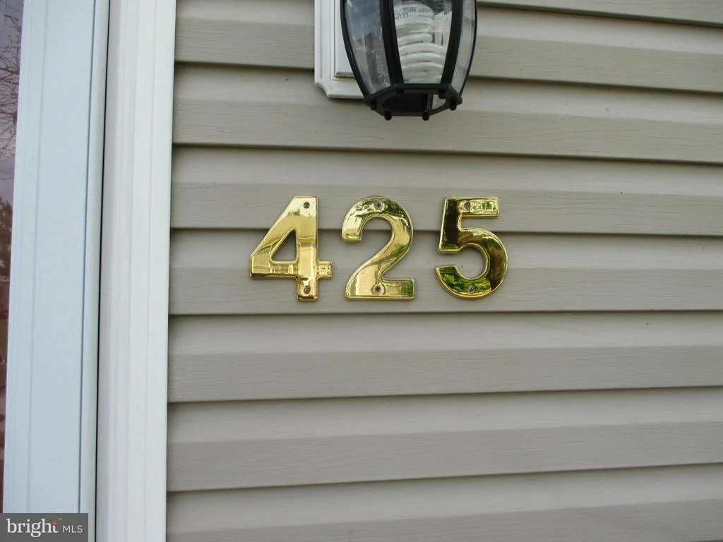 Photo of 425 NAVAHO DRIVE