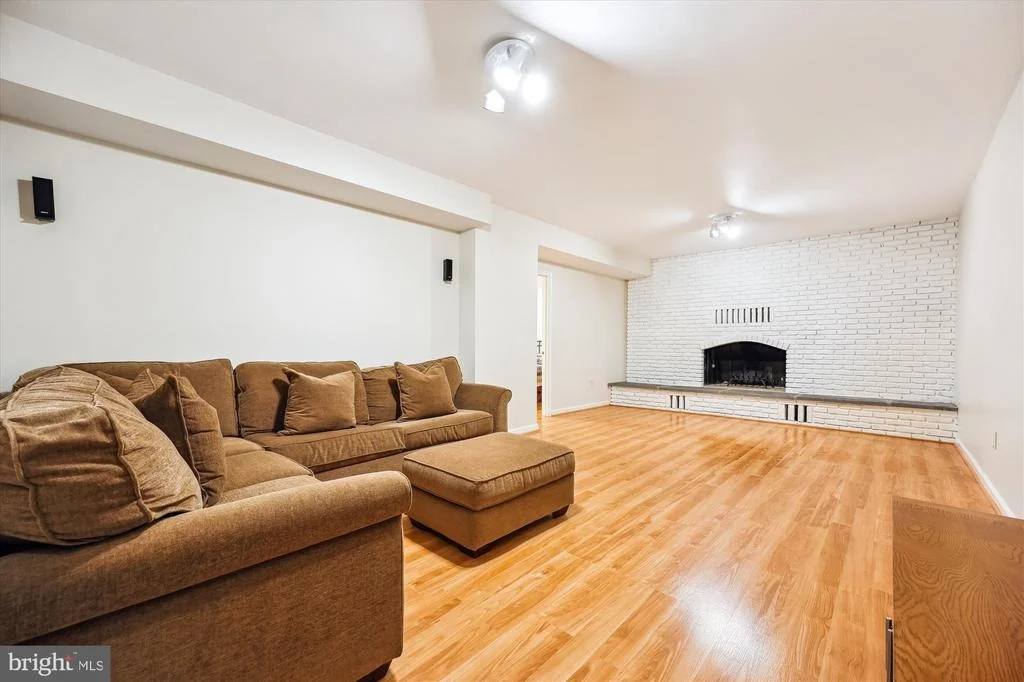 Photo of 15221 MIDDLEGATE ROAD