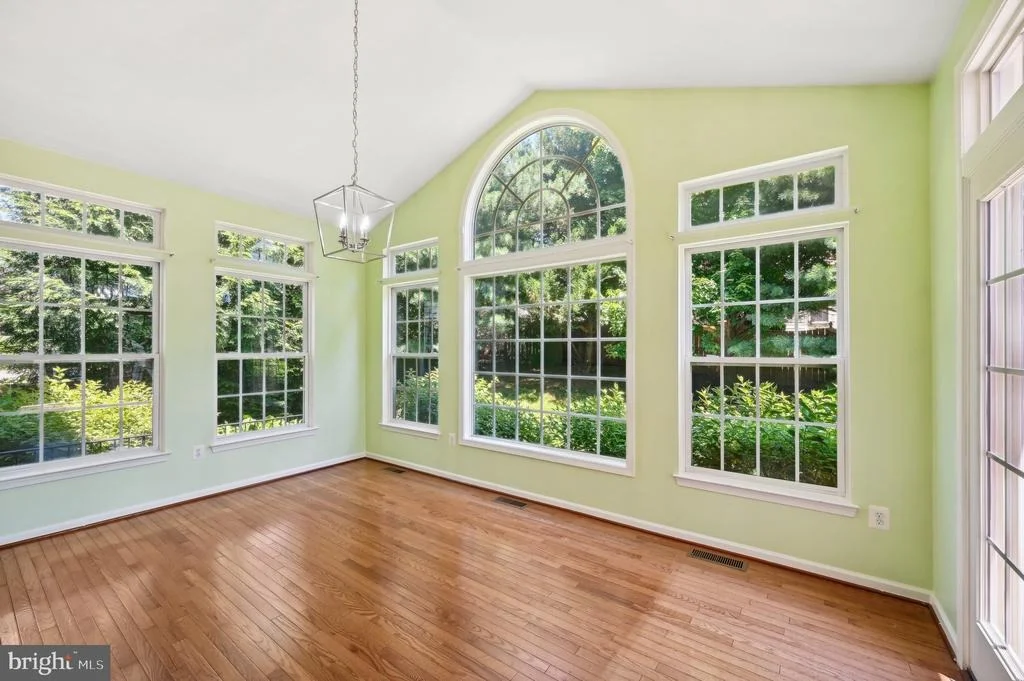 Photo of 2132 CHESTNUT LANE