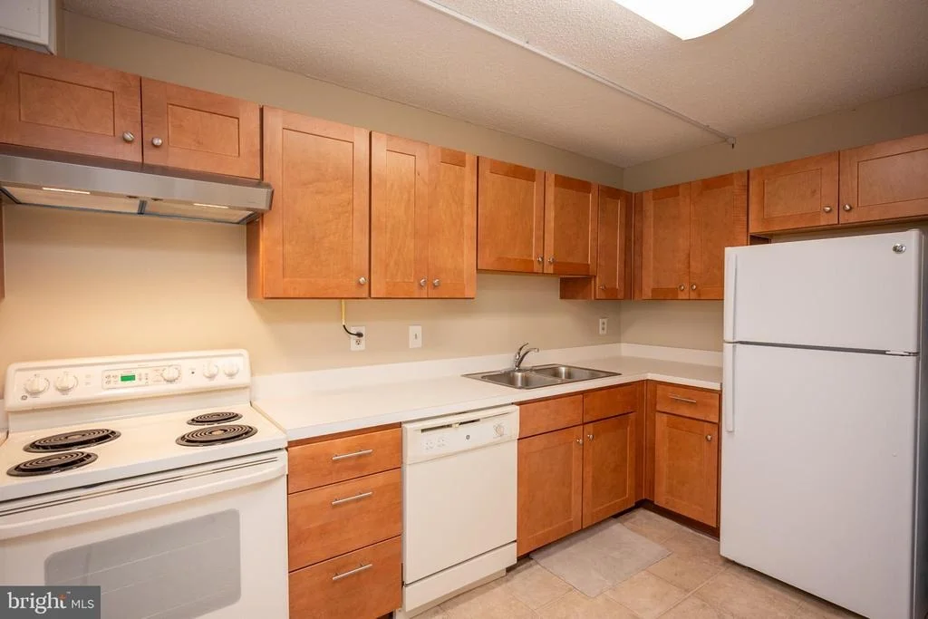 Photo of Unit 21022 at 15107 INTERLACHEN DRIVE