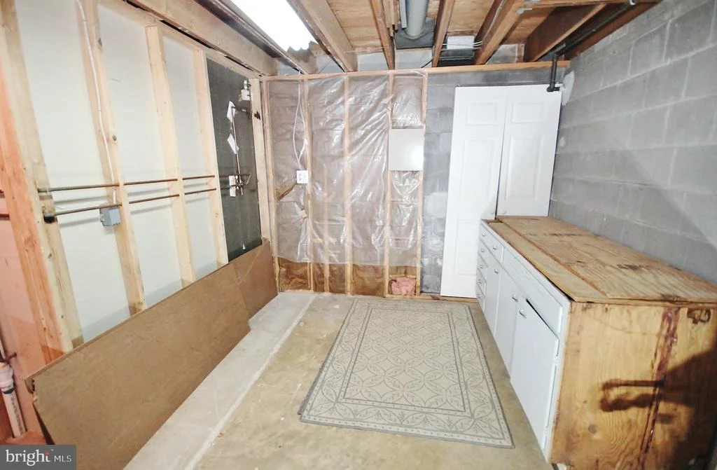 Photo of 5504 INVERCHAPEL ROAD