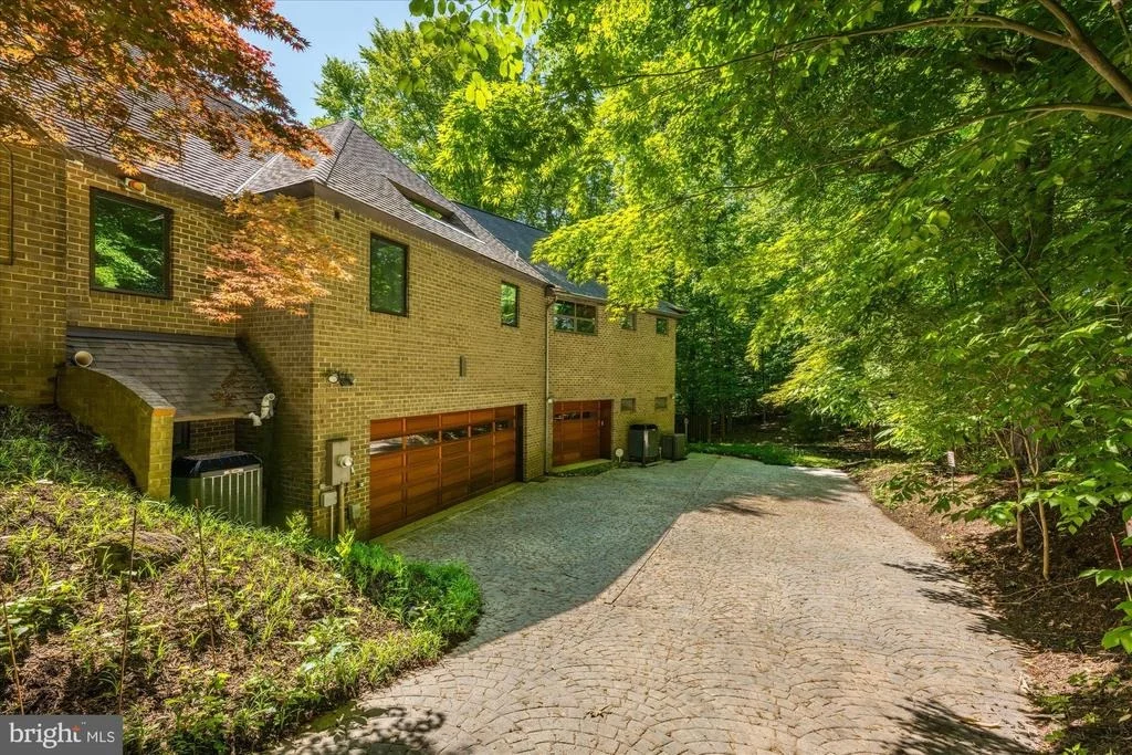 Photo of 7575 POTOMAC FALL ROAD