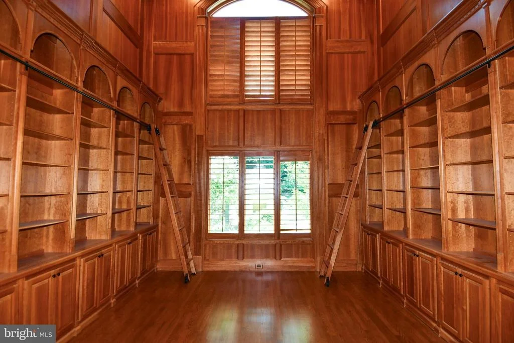 Photo of 7808 SOUTHDOWN ROAD
