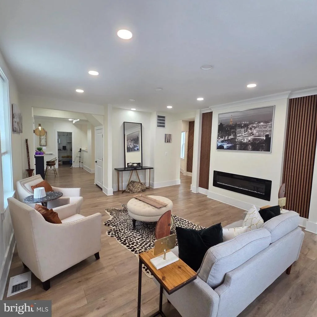 Photo of 2918 E COLD SPRING LANE