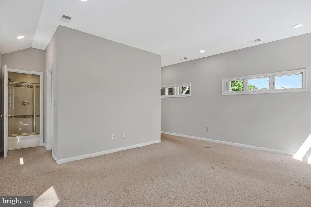 Photo of 421 EDGEWATER ROAD