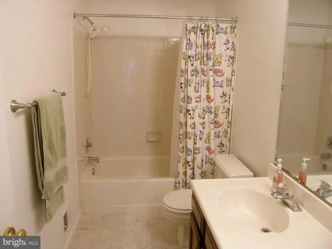 Photo of 125 BOOKHAM LANE