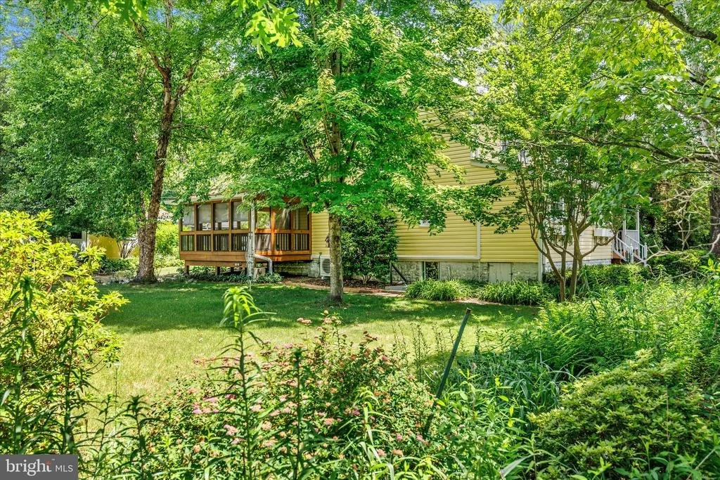 Photo of 565 SUNSET KNOLL ROAD