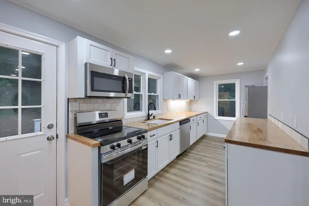 Photo of 1384 ROUNDTOP ROAD