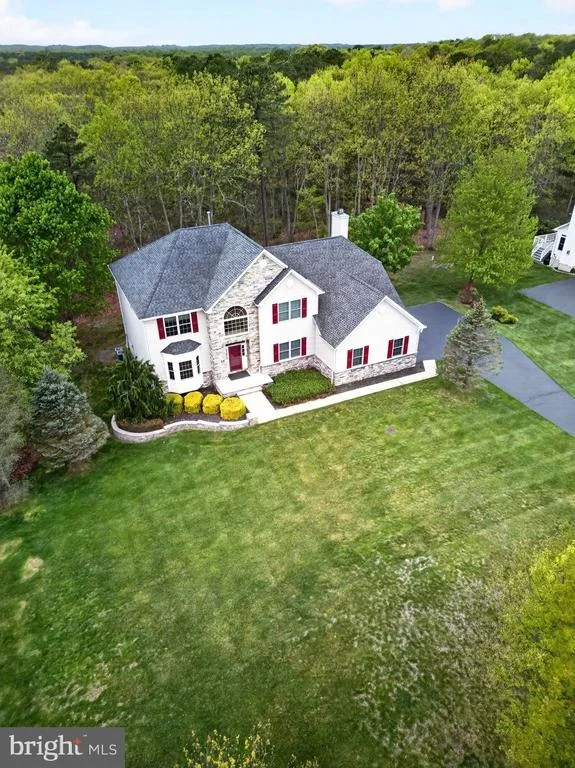 Photo of 77 HEMLOCK DRIVE