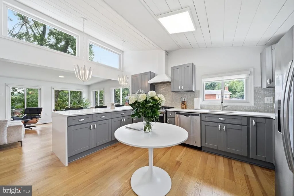 Photo of 6410 BUSHEY DRIVE
