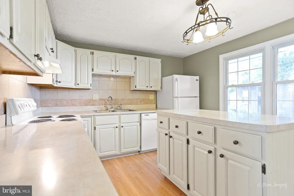 Photo of 2808 BREWSTER ROAD