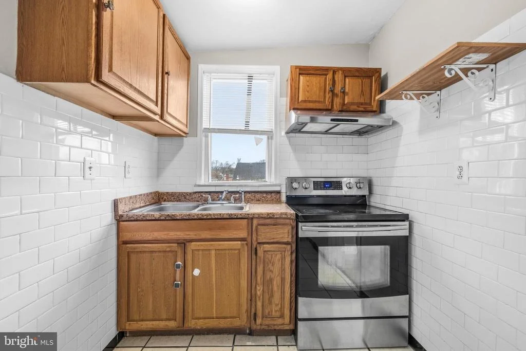 Photo of 809 EASTERN AVENUE