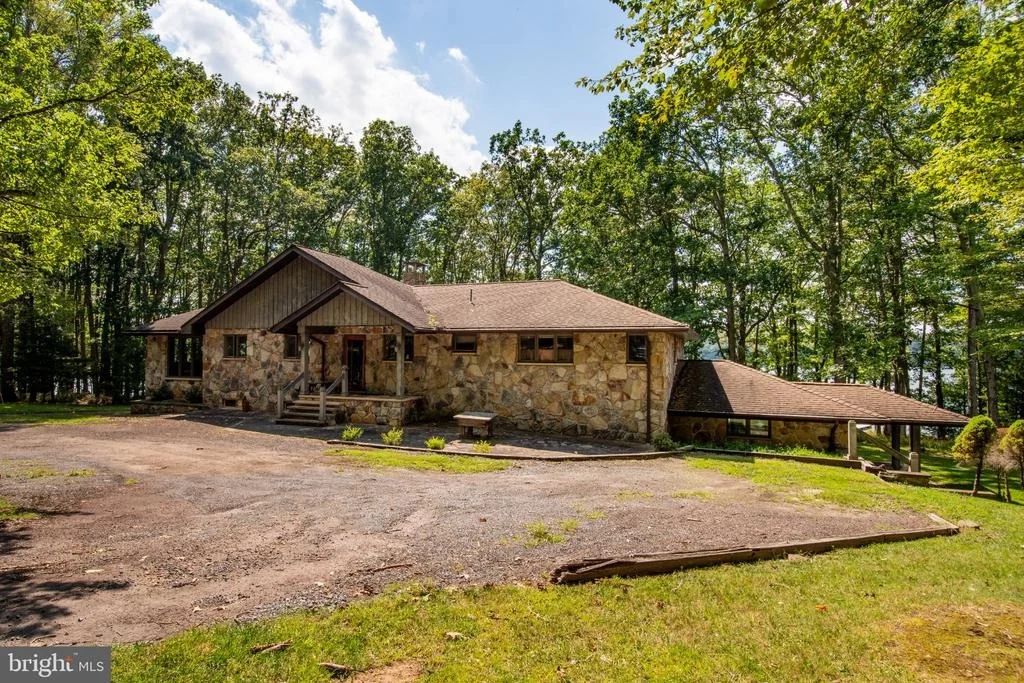 Photo of 1677 SHORELINE DRIVE