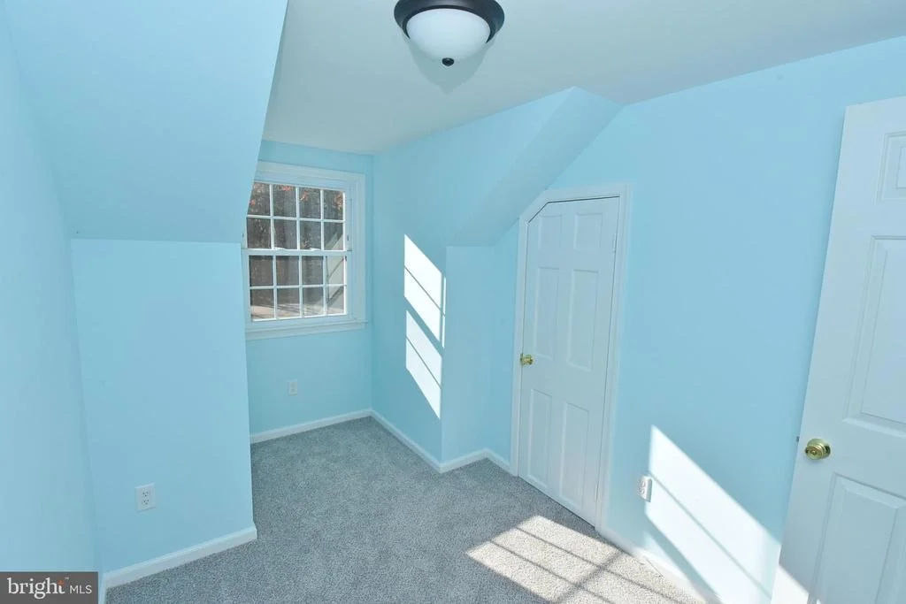 Photo of 4011 GROSSE POINT DRIVE