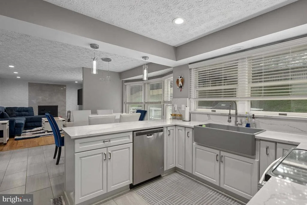 Photo of 2725 MOORES VALLEY
