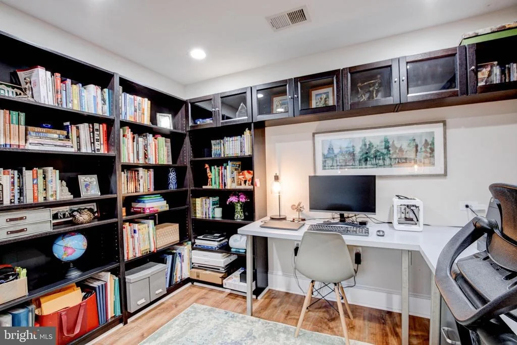 Photo of 3804 MODE STREET