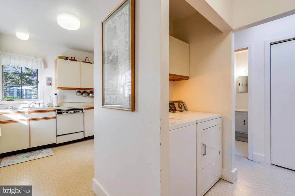 Photo of 28 DELAWARE AVENUE