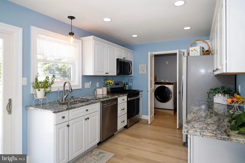 Photo of 611 JACKSON AVENUE