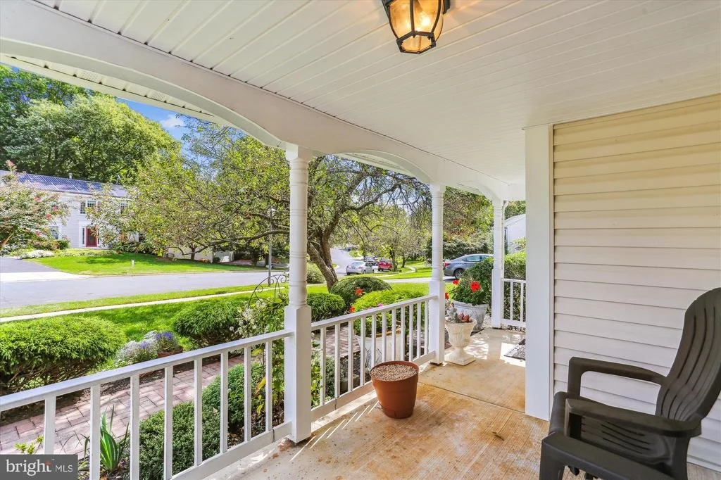 Photo of 927 POINTER RIDGE DRIVE