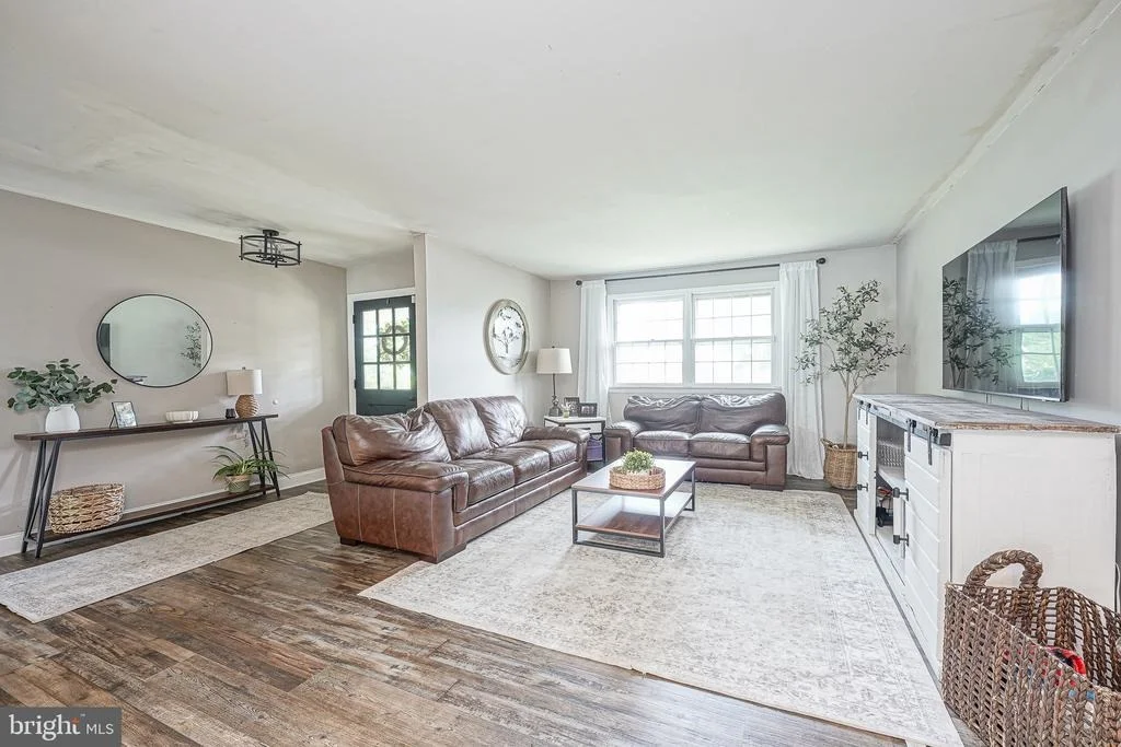 Photo of 2 BROADVIEW AVENUE